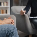Relacja terapeutyczna: znaczenie, etapy, korzyści